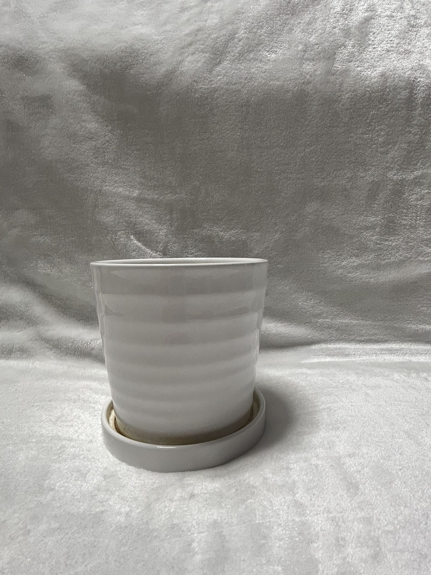 Small 5 inch ceramic white planter pot with drainage saucer