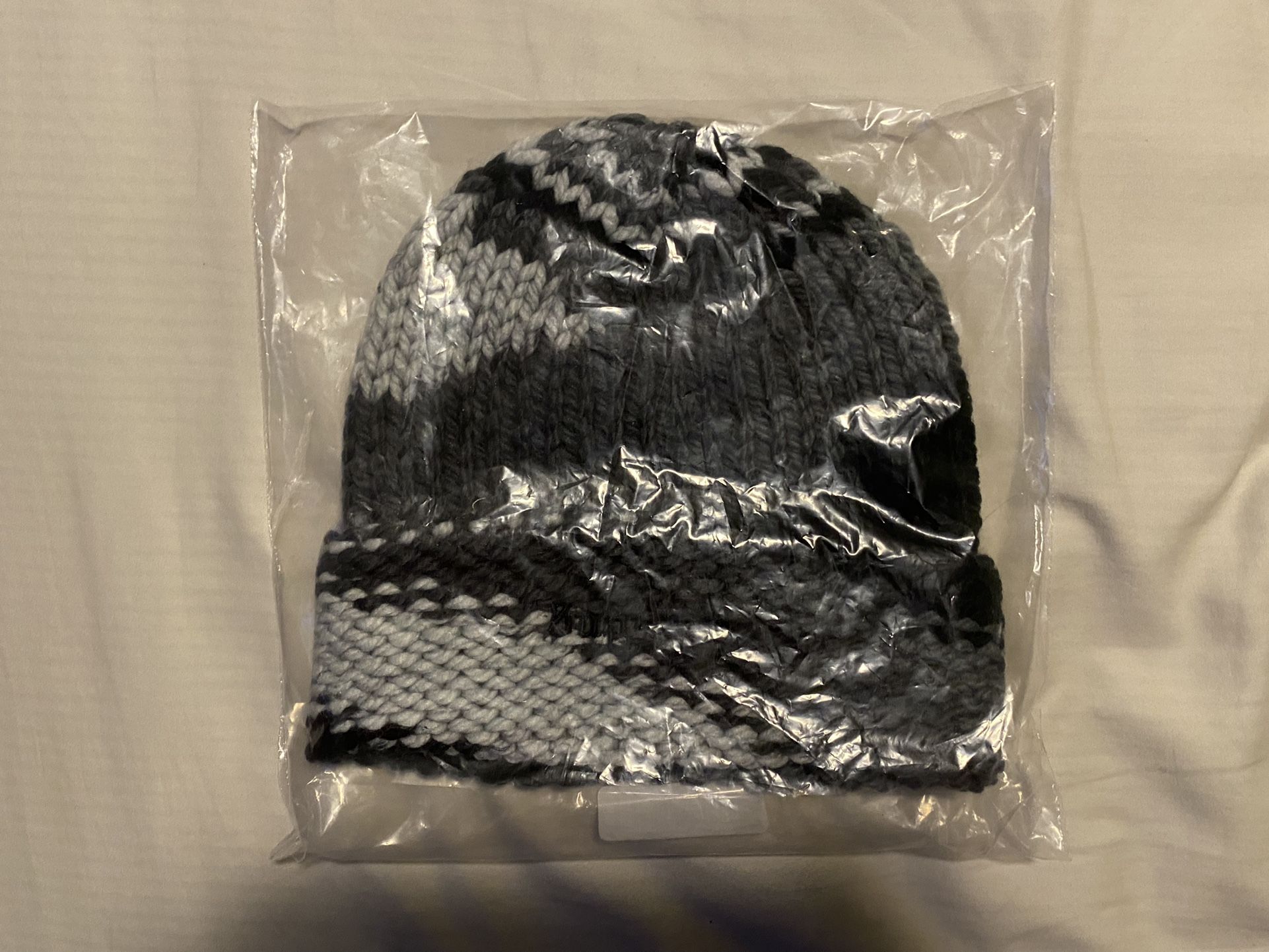 Supreme SS24BN14 Gradient Space Dye Beanie Black