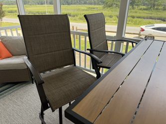 Four seater propane fire table. Like new condition.