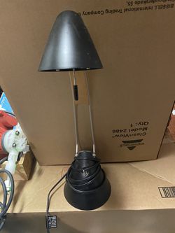 adjustable desk lamp