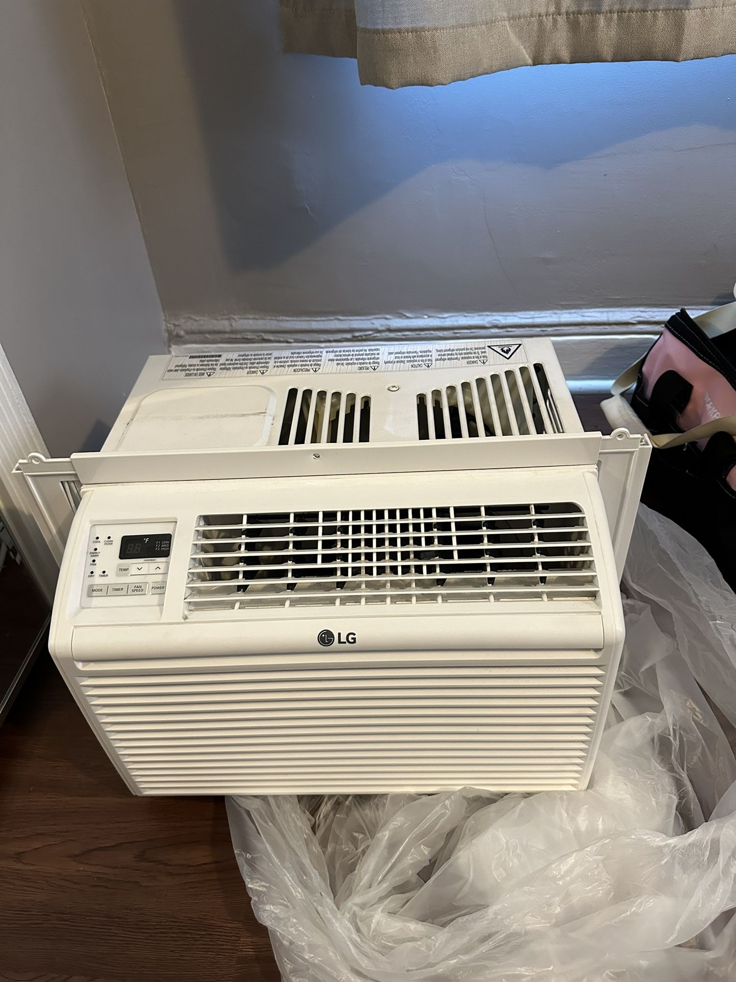 LG 6000 BTU AC unit