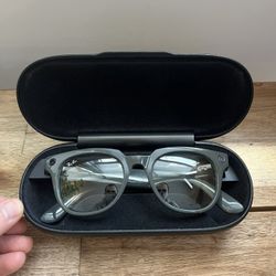 Rayban / Meta Stories Smart Sunglasses