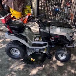 Murray MT200 42 in. 19.0 HP 540cc EX1900 Series Briggs and Stratton Engine Automatic Gas Riding Lawn