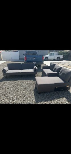 Compete couch sets in excellent condition