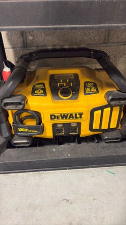 DeWalt 2800A Jump Starter & Air Compressor