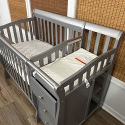 Baby Cot Crib changer comes with Serta mattress