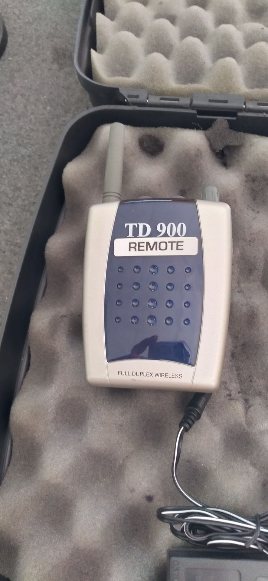 TD900 Wireless Headset with padded case
