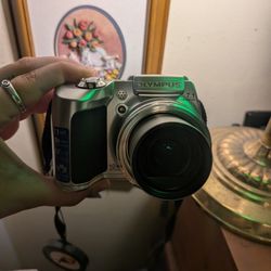 Olympus SP-510UZ Digital Camera: 7.1MP, 10x Optical Zoom
