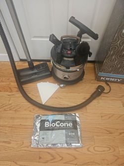 New Cond FILTER QUEEN VACUUM WITH AMAZING  AMAZING POWER SUCES   WORKS EXCELLENT. IN THE BOX