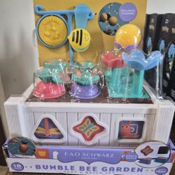 FAO SCHWARZ  Bumblebee Garden