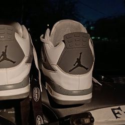 Jordan Retro #4 White Cement 