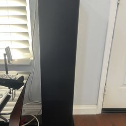 A Set Of 2 ONKYO Wood Speaker Great Condition Must Go