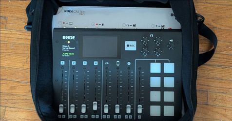 Rode Podcaster Pro  w/ Accessories and Carrying Case