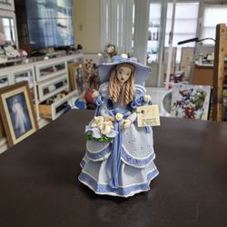 Beautiful Munecas Mary 9" Hand Crafted Porcelanicron Dominican Republic Doll On Wood Base W/Original Tag SEE DESCRIPTION 