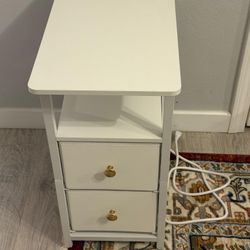 Nightstand/bedside Table 