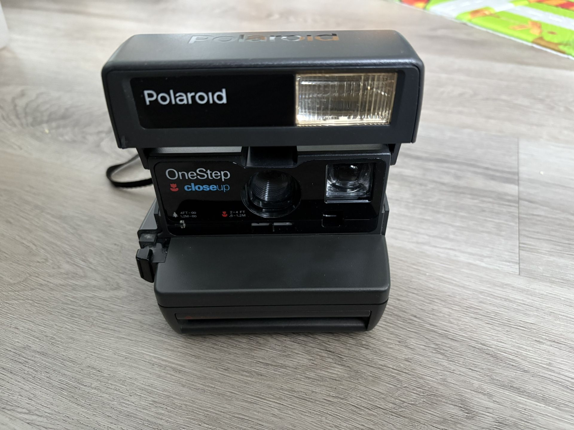 Vintage Polaroid One Step Closeup Instant 600 Film Camera W/ Strap
