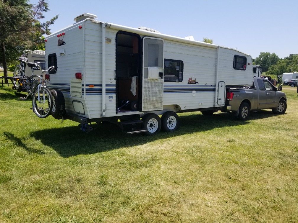 Nissan Titan Truck & 5th wheel combo for Sale in Sacramento, CA OfferUp