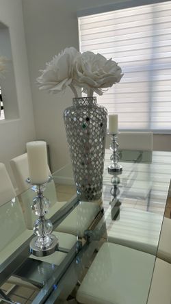 Z Galleries vase and flowers