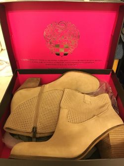 Vince Camuto Women’s Suede Leather Boots with Side zipper