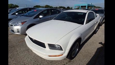 Ford Mustang deluxe 2005