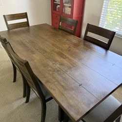 Dining Table w/ 6 Chairs