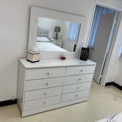 8 Drawers Dresser With Mirror 