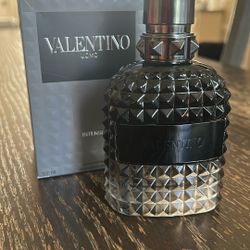 Valentino born in roma Uomo