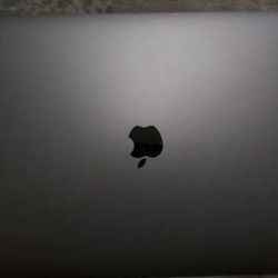 Mac book Pro Laptop from 2017 Great condition