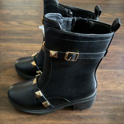 Women’s Boots. Size 5.5