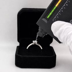 VVS1 Engagement Ring