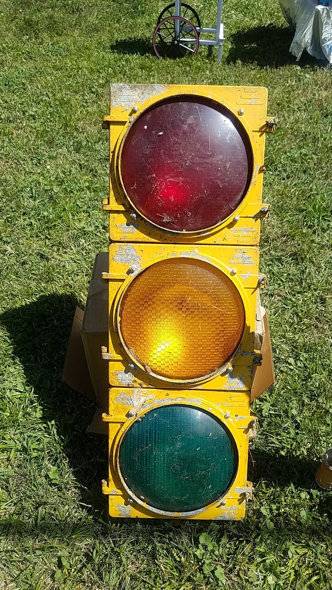 LFE. TCD AUTOMATIC TRAFFIC SIGNAL
