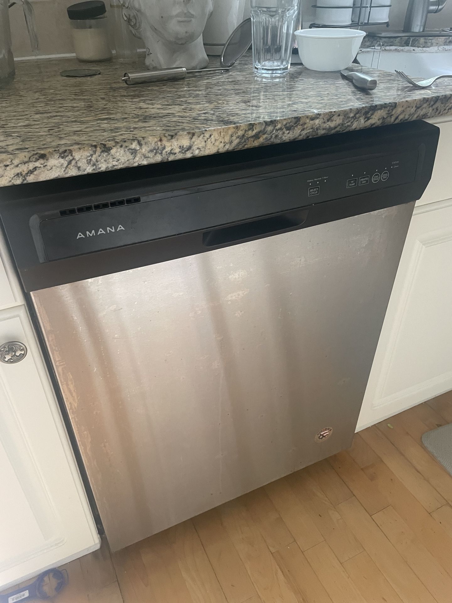 Dishwasher Amana brand 