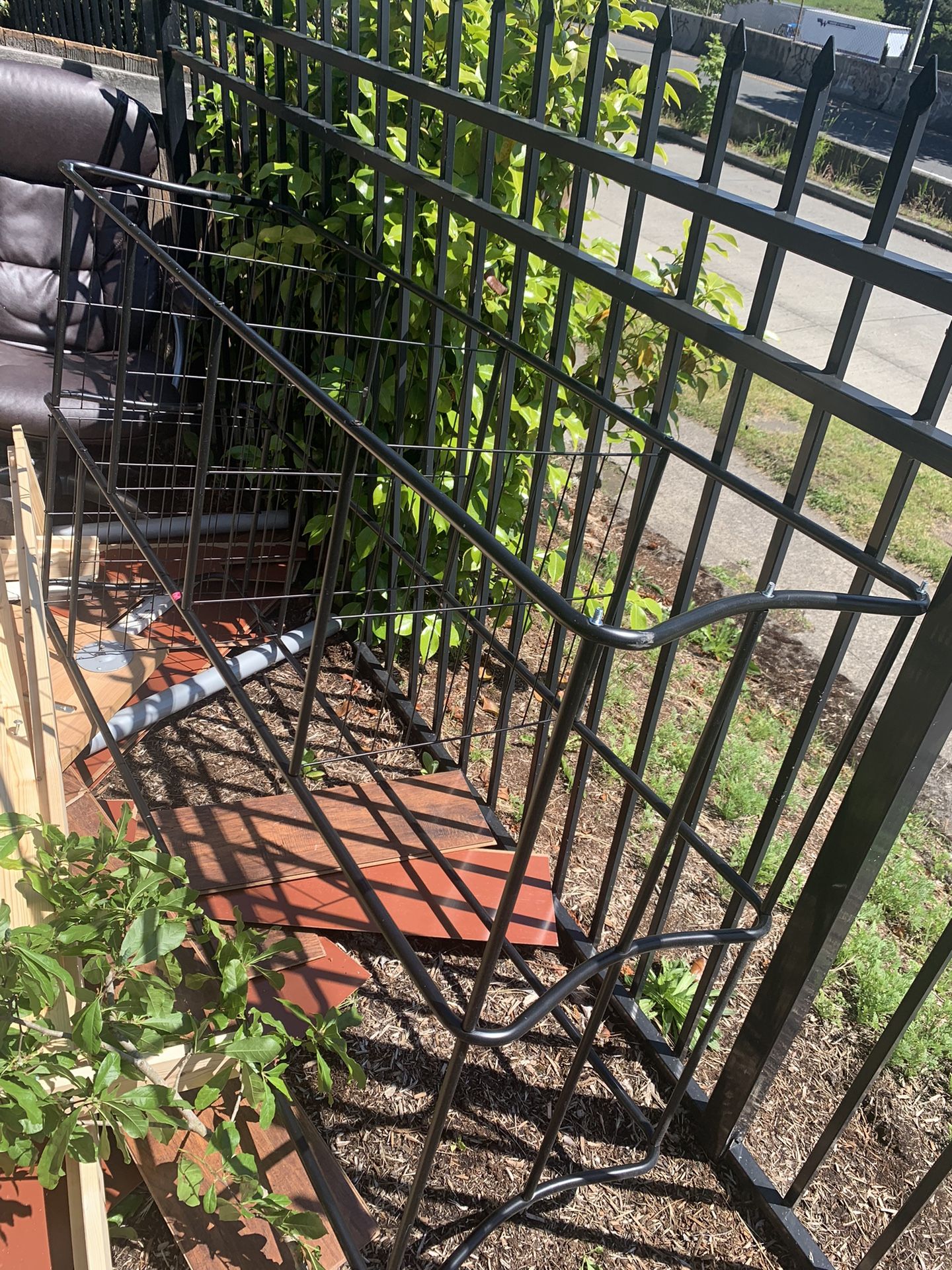 Free Metal Clothes Rack At Wallingford