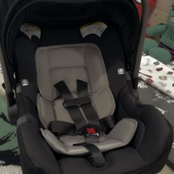 Nuna Carseat