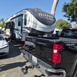 Rvs And Trailers Transporting 