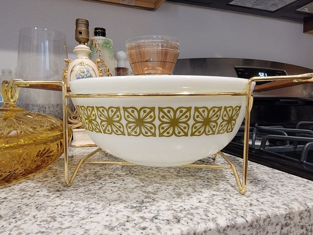 Ceramic And Glass Mixing Bowls for Sale in Houston, TX - OfferUp