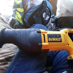 DeWalt 18V Cordless Variable Speed Reciprocating Saw W/ Battery DW938