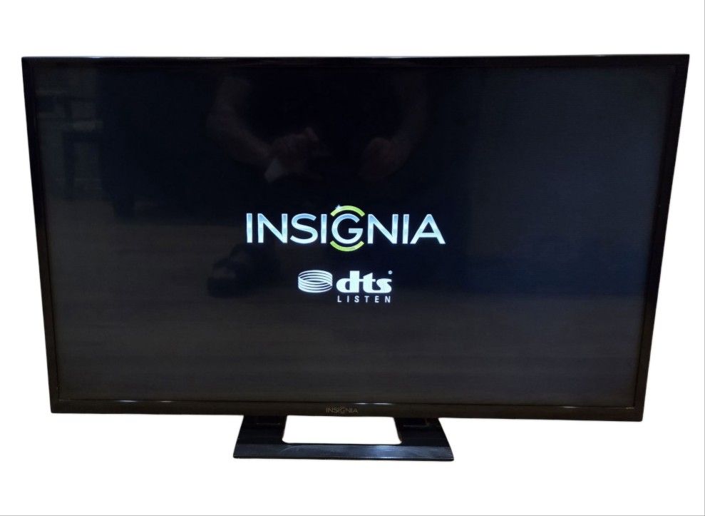 Insignia NS-32D510NA13 32-inch LCD HDTV