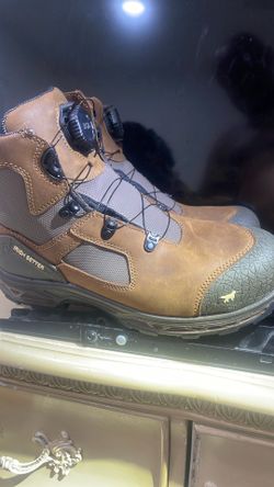 Red wings