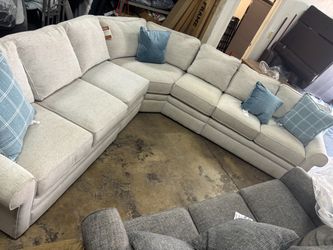 Lazy Boy 7 seater Sectional