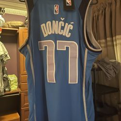 Doncic Jersey Size medium $45