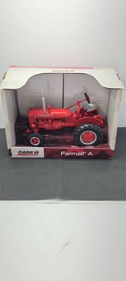 Ertl CASE IH Farmall A Diecast Tractor Red Farm Toy Collectible w/ Box