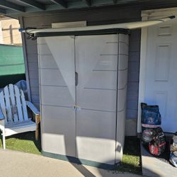 Rubbermaid Shed, Good condition, doors close nicely, not lockable, 3 shelves included