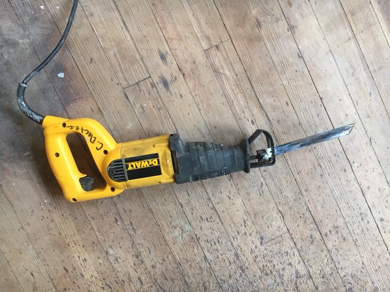 Dewalt saw