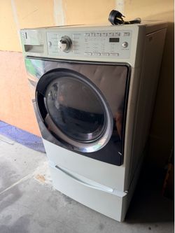 Kenmore elite electric 240 V dryer with pedestal storage