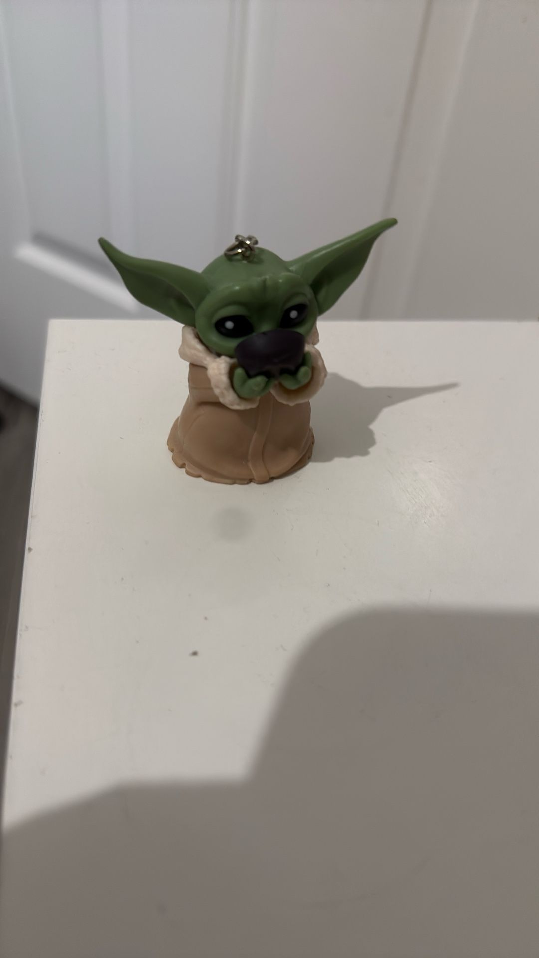BABY YODA KEYCHAIN 