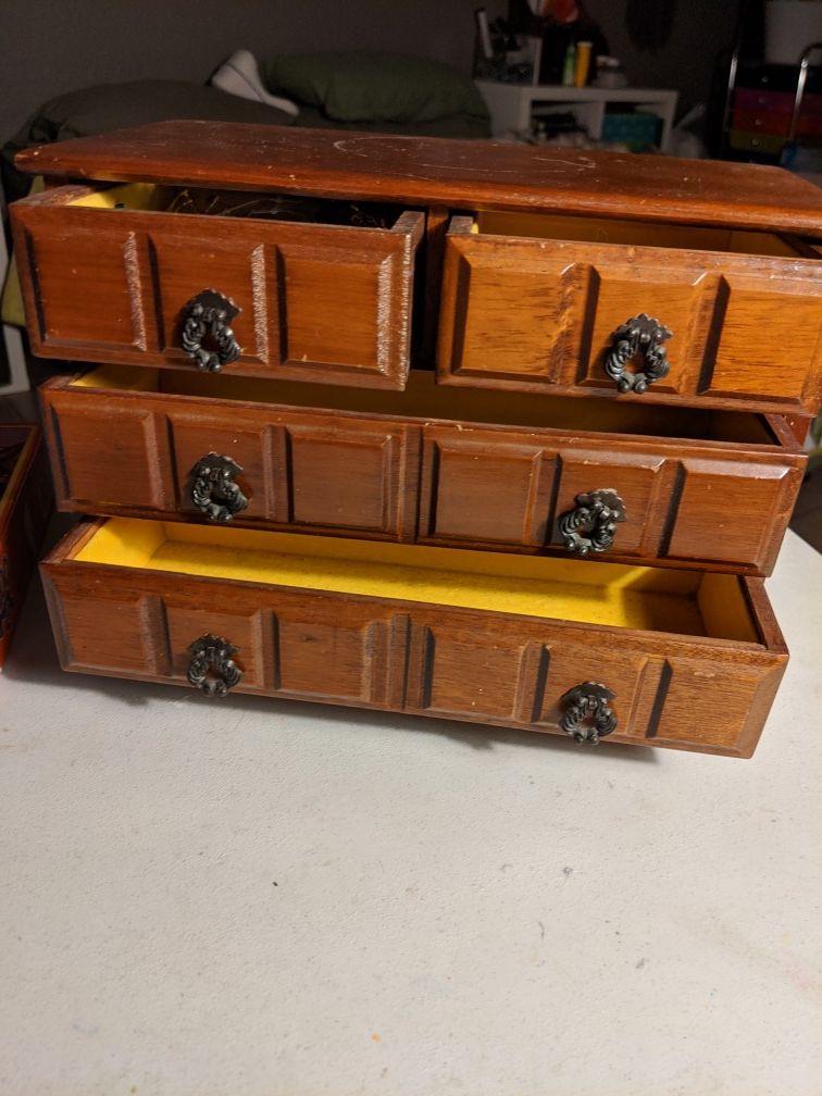 Vintage jewelry box