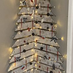 Wooden Christmas Tree With Wooden Box Base