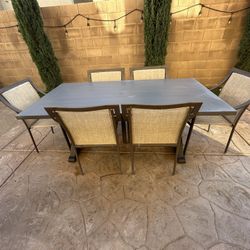 Outdoor Table And Chairs 