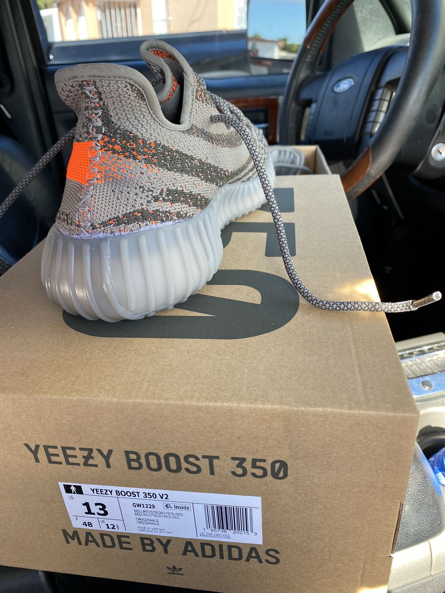 Yeezy Boost 350 V2